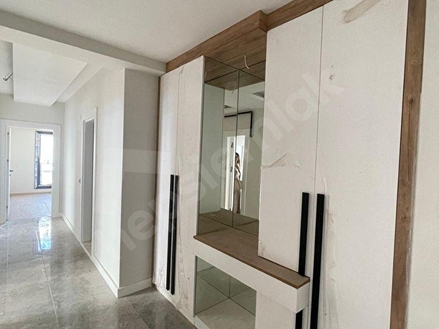 KÖŞE KONUMLU CADDE ÜZERİ SATILIK 3+1 LÜKS DAİRE - Görsel 2