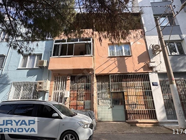 Bornova Pınarbaşı Yarış Pisti Yakını Satılık 3+1 Daire ve Dükkan
