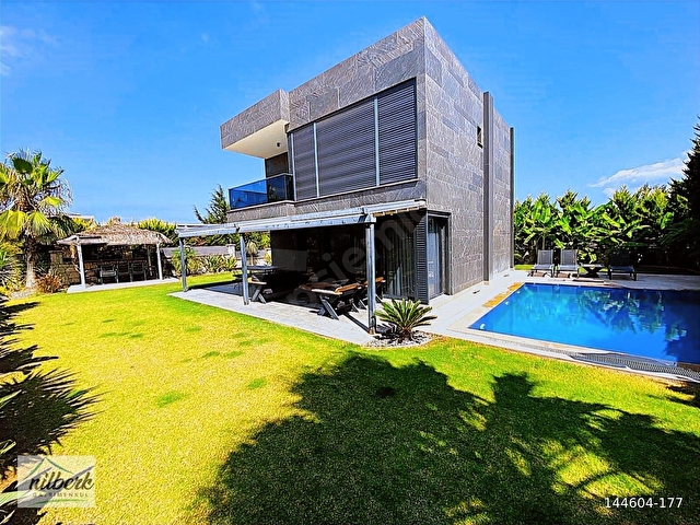 Çeşme Ilıcada Ultra Lüks Nilberkden Havuzlu Kiralık Villa