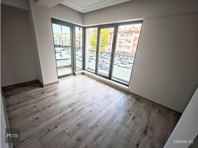 EMEK SATILIK ASANSÖRLÜ,K.OTOPARKLI, ARAKAT, ÖN CEPHE 1+1 DAİRE - Görsel 4