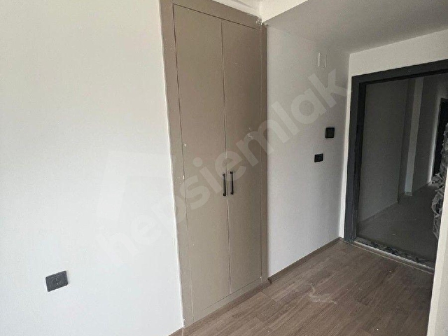 SARIÇAM GÜLTEPEDE GENİŞ OTURUMLU LÜKS İŞÇİLİK 2+1 DAİRE KAÇMAZ FIRSAT!!!!!!✔️ - Görsel 2