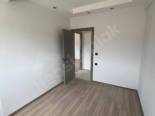 SARIÇAM GÜLTEPEDE GENİŞ OTURUMLU LÜKS İŞÇİLİK 2+1 DAİRE KAÇMAZ FIRSAT!!!!!!✔️ - Görsel 6