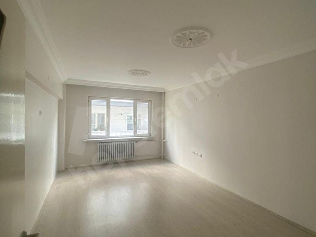 AKARBAŞINDA SATILIK BAKIMLI VE GENİŞ 2+1 DAİRE - Görsel 5