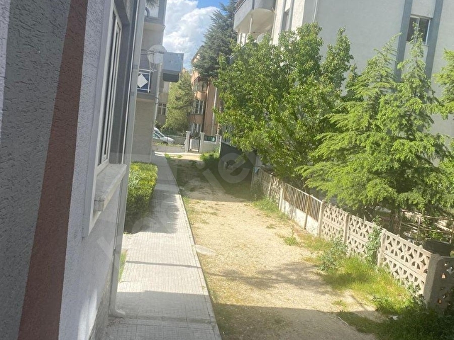 AKARBAŞINDA SATILIK BAKIMLI VE GENİŞ 2+1 DAİRE - Görsel 10
