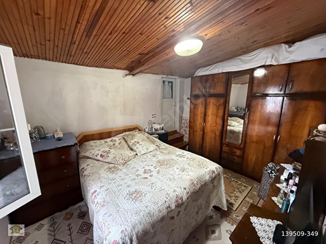 ACIBADEMDE 360m2 BETONARME EKLENTİLİ TARİHİ AHŞAP BİNA - Görsel 10