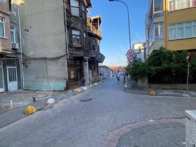 ACIBADEMDE 360m2 BETONARME EKLENTİLİ TARİHİ AHŞAP BİNA - Görsel 19