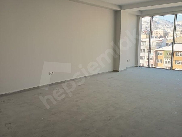 DÖNÜŞÜMDEN ŞEHRİN GÖZBEBEĞİ YEMENOĞLU CENTERDA ULTRA LÜKS OFİS - Görsel 19