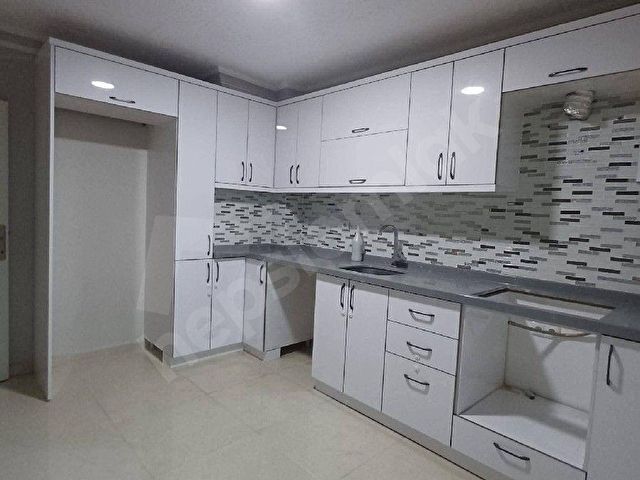 SAMSUN İLKADIM 19 MAYIS MAHALLESİNDE İÇİ YAPILI CADDEYE CEPHE 3+1 KİRALIK DAİRE - Görsel 8