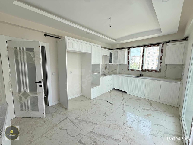 Bağcılar siverek caddesi 3+1 sıfır daire