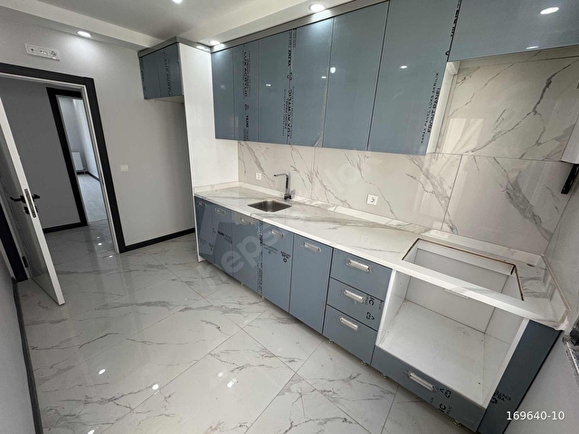 AVLU34 DİBİNDE 2+1 ARAKAT OTOPARKLI BALKONLU ASNSÖRLÜ LÜKS DAİRE - Görsel 23
