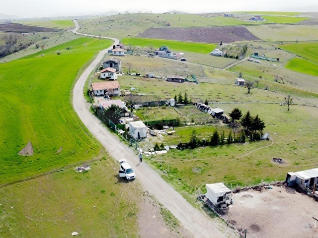 *-PEÇENEK TE 850 METRE TAPULU MANZARALI UYGUN BAHÇE-*