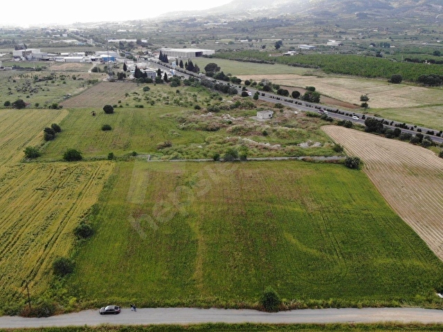 ANKARA ASFALTINA CEPHELİ GIDA ÇARŞISI KARŞISI SATILIK TARLA - Görsel 2