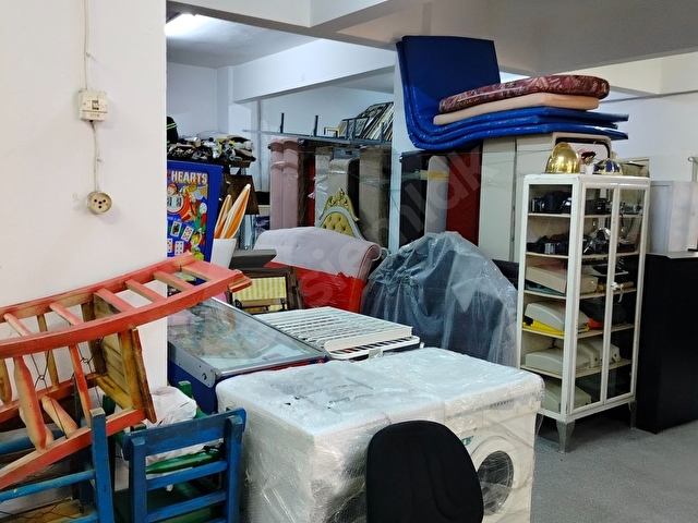 ÇELİKTEPE DE 400 M2  SATILIK DÜKKAN DEPO AKSU EMLAKTAN - Görsel 3