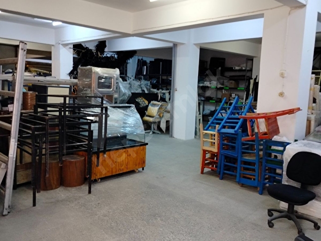 ÇELİKTEPE DE 400 M2  SATILIK DÜKKAN DEPO AKSU EMLAKTAN