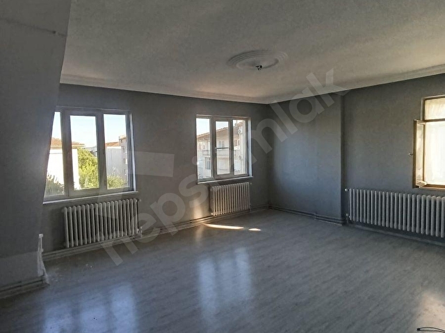 HAS REAL ESTATE GAYRİMENKUL DEN BAHÇELİEVLERDE SATILIK DUBLEX - Görsel 3