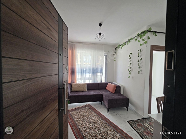 ÜSTÜNELDEN GÖRÜKLEDE CADDEYE YAKIN YENİ BİNADA KİRALIK DAİRE - Görsel 2