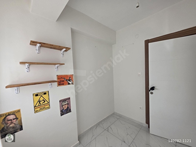 ÜSTÜNELDEN GÖRÜKLEDE CADDEYE YAKIN YENİ BİNADA KİRALIK DAİRE - Görsel 15