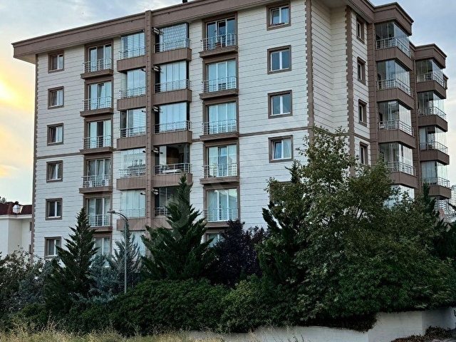 HAMİDİYE KONUTLARINDA KAPALI OTOPARKLI 4+1 KOMBİLİ SATILIK DAİRE