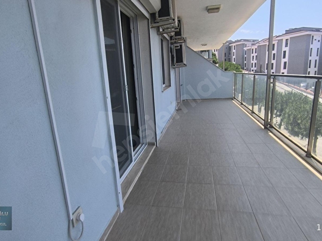 KUŞADASI MERKEZDE DENİZ MANZARALI HAVUZLU SİTEDE ARAKAT DAİRE - Görsel 9