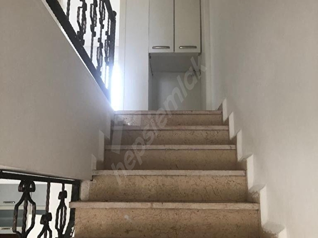 CELALİYEDE BUTIK SİTEDE HAVUZLU SATILIK TRİPLEKS VİLLA - Görsel 15