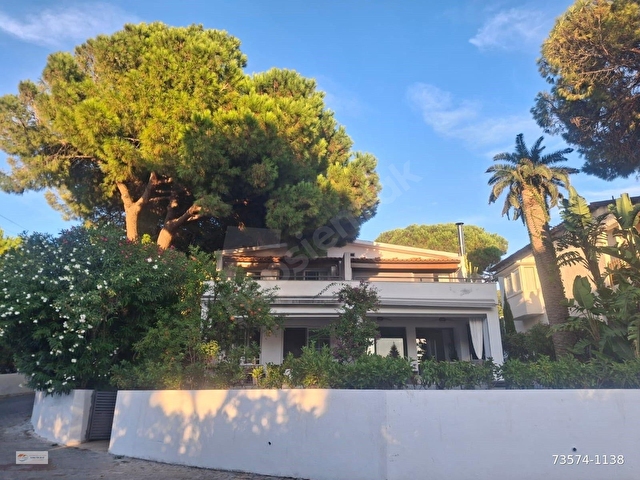 Ardıç Denize sıfır özel plajlı sitede denize sıfır köşe villa - Görsel 13