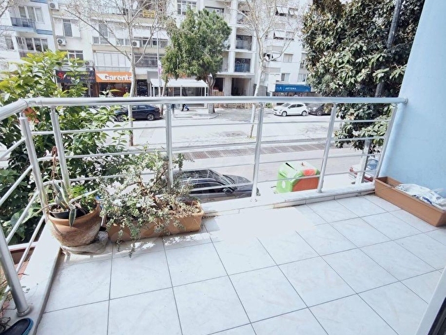 Karşıyaka Girne Bulvarı Üzerinde Full Eşyalı Kiralık 1+1 Daire - Görsel 20