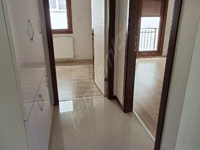 Karşıyaka İlçe Emniyet Md. Yakını Asansörlü D.gazlı Otoparklı 2+1 Bakımlı Ara Kat Daire - Görsel 24