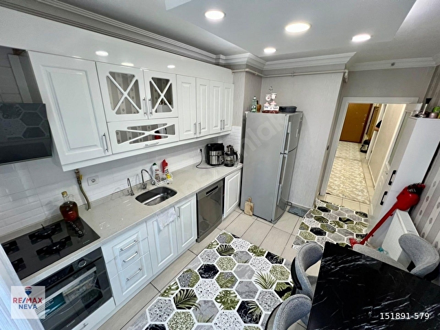 ESENYURT MEYDANDA MERKEZİ KONUMDA FERAH 2+1 SATILIK DAİRE - Görsel 10