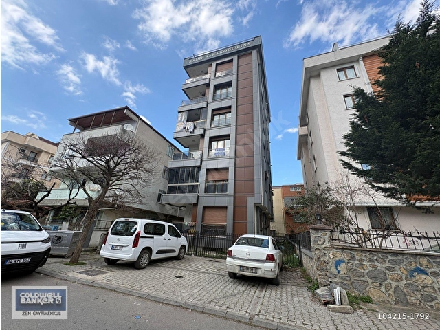 KARTAL KARLIKTEPE KATTA TEK SATILIK 3+1 DAİRE