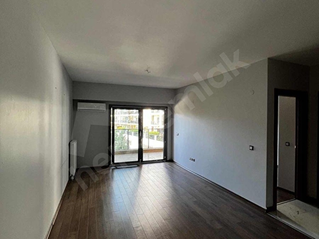 Park Yaşam Ataşehirde Geniş Balkonlu 1+1 Açık Mutfak Daire