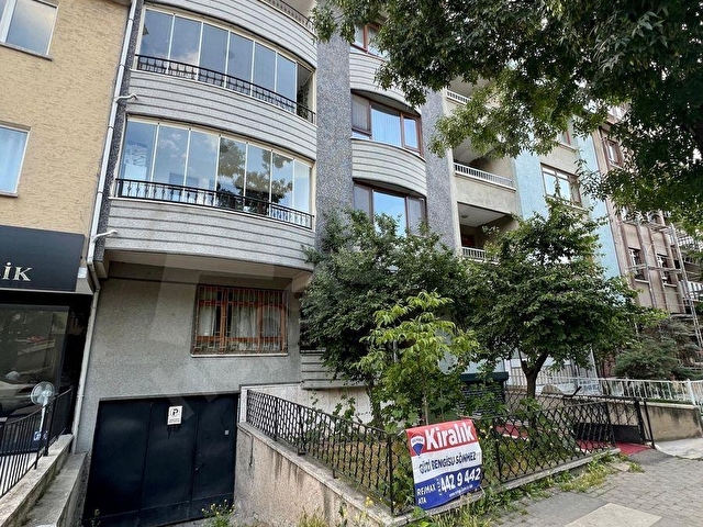 RAGIP TÜZÜN CAD ÜZERİNDE BAHÇE KULLANIMLI 3+1 KİRALIK DAİRE