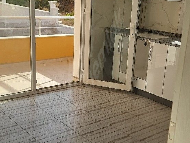 hastane yolunda yüksek giriş kat kiralık 3+1 daire - Görsel 11