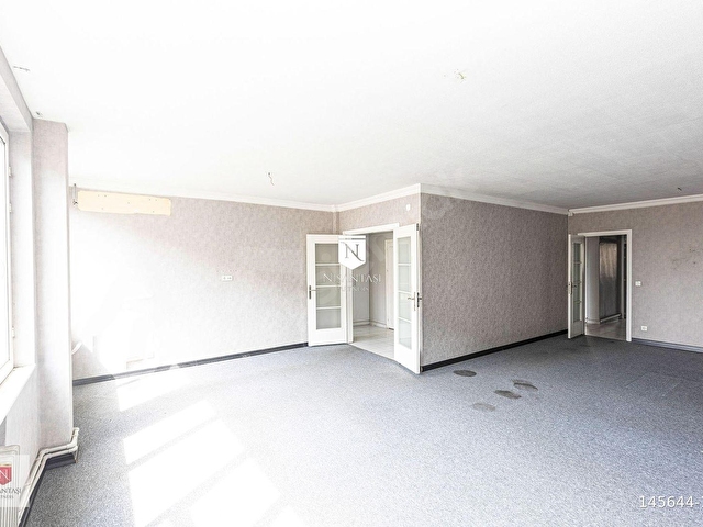 Ofis ve Konuta Uygun,Rumeli Caddesi, 50 m2 Salonlu 3+1 Kiralık - Görsel 8