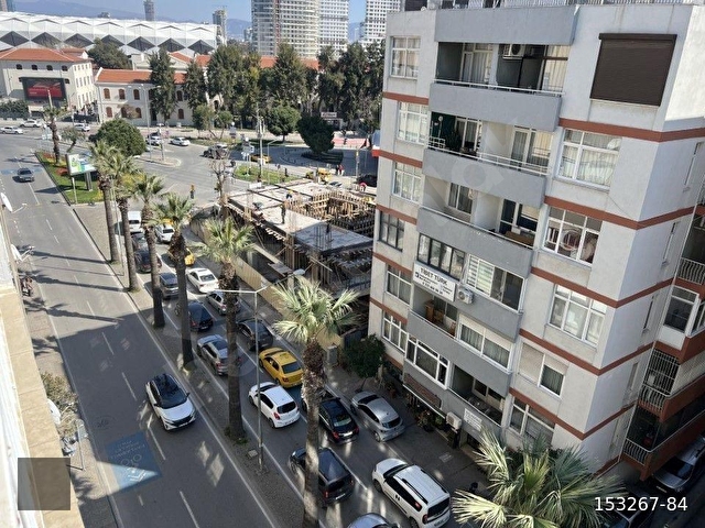 ALSANCAKTA CADDE ÜZERİNDE SATILIK DAİRE