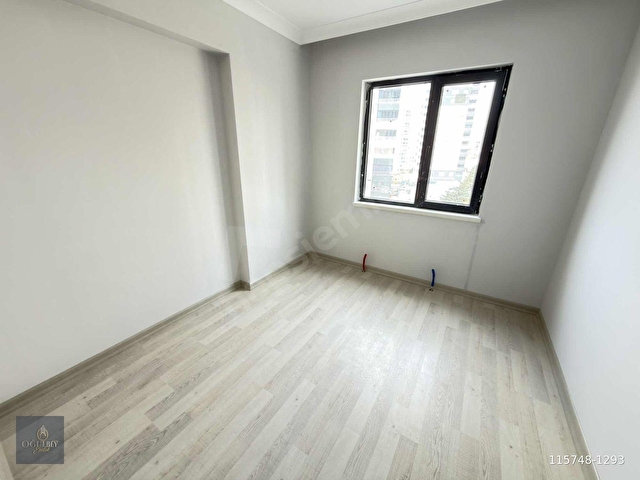 AVCILARDA 3+1 EBEVEYN BANYOLU GİYİNME ODALI 160m² SİTE İÇİNDE - Görsel 23