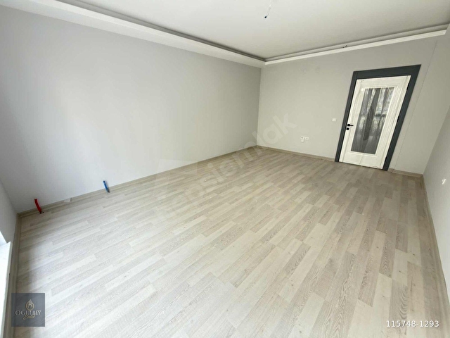 AVCILARDA 3+1 EBEVEYN BANYOLU GİYİNME ODALI 160m² SİTE İÇİNDE - Görsel 18