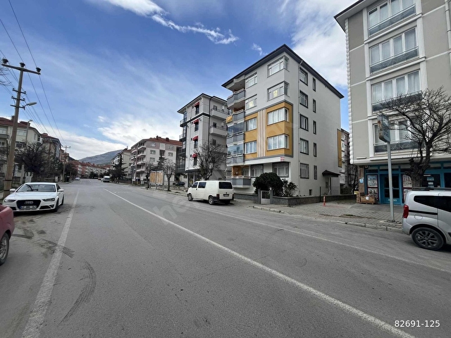 CANCANDAN KOŞU YOLU CEPHELİ 3+1 SATILIK DAİRE - Görsel 2