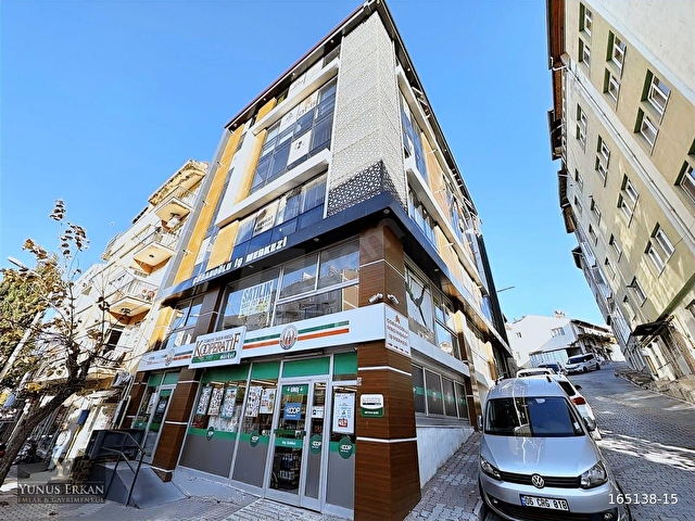 YUNUS ERKAN*dan CUMHURİYET MEYDANINDA SATILIK 1+1 DAİRE