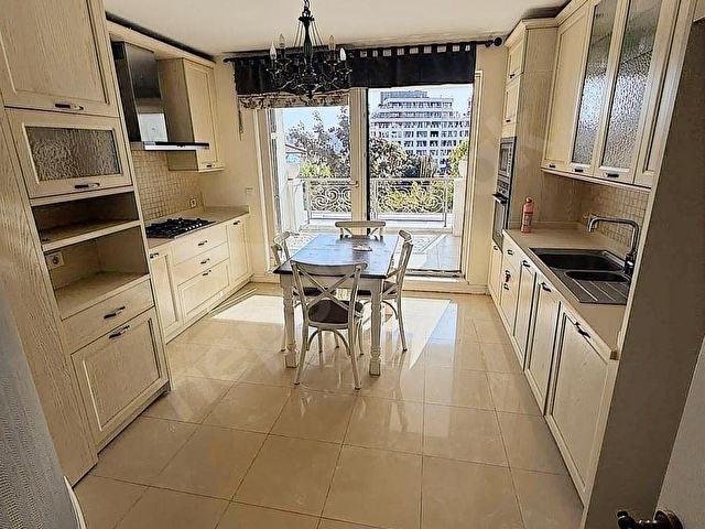 ATAKENT İSTANBUL SARAYLARI YALI DAİRESİ 200m2 4+1 SATILIK DAİRE - Görsel 10