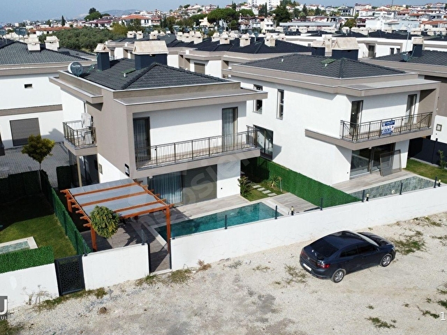 KUŞADASINDA DENİZE YAKIN 4+1 SIFIR MÜSTAKİL EŞYALI SATILIK VİLLA - Görsel 6