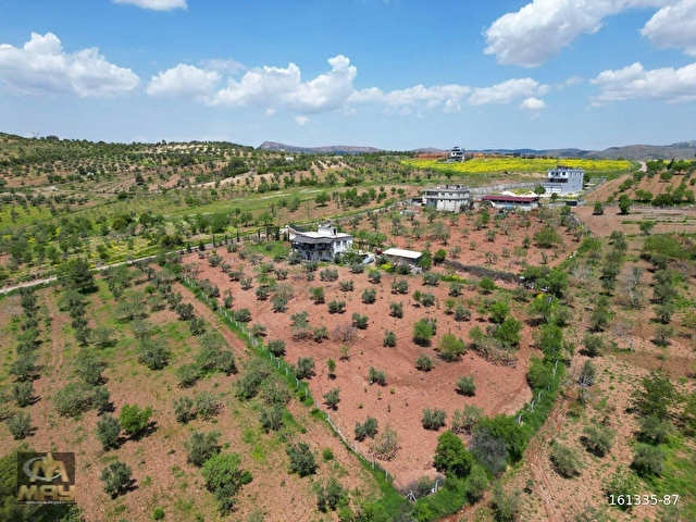 SIRASÖĞÜTTE GÖLET MANZARALI 7.500 M2 İÇİNDE 6+2 LÜKS BAĞ EVİ - Görsel 3