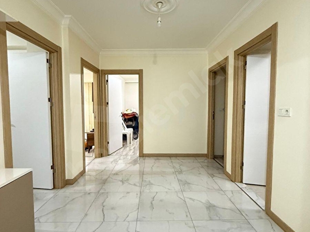 E-5 YAKIN, MERKEZİ OTOPARKLI VE GENİŞ SATILIK 2+1 DAİRE - Görsel 18