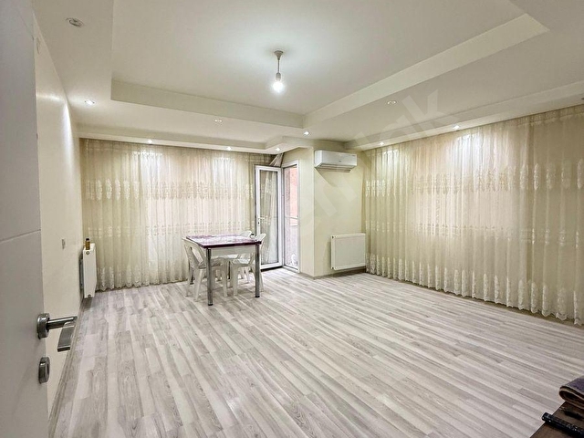 E-5 YAKIN, MERKEZİ OTOPARKLI VE GENİŞ SATILIK 2+1 DAİRE - Görsel 17