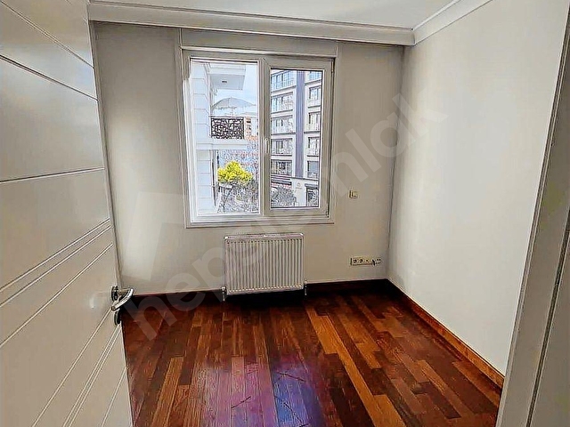 SUADİYE KİRALIK OFİS MİNİBÜS CADDESİ ÜZERİ 3+1 BALKON VE OTOPARK - Görsel 24