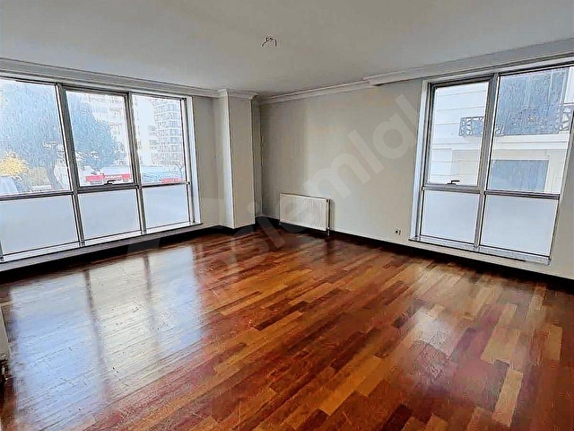 SUADİYE KİRALIK OFİS MİNİBÜS CADDESİ ÜZERİ 3+1 BALKON VE OTOPARK - Görsel 23