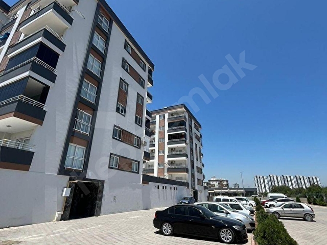 KAVAKLI MAH. İDDALI GENİŞLİKDE 3+1 AYRI MUTFAK ARA KAT KOMBİLİ - Görsel 5