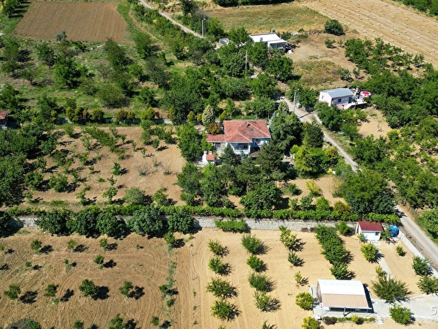 KARAMÜRSEL İNEBEYLİ 2797 M2 BAHÇE İÇİNDE SATILIK MÜSTAKİL EV - Görsel 3
