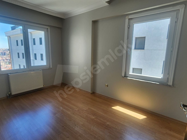 MEKAN KONAKLARINDA 130 M2 3+1 OTOPARKLI GÜVENLİKLİ METROYA KOMŞU - Görsel 18