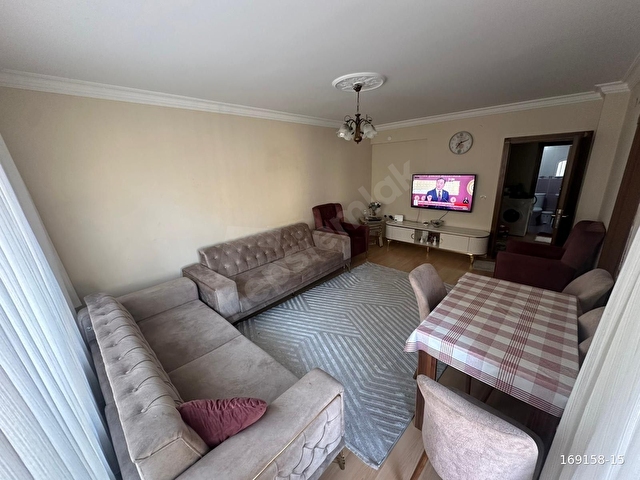 MERKEZ EMLAKDAN YAYLA MAHALLESİ CUMA PAZAR YAKINI 2+1 KAT KONUMUNDA ASANSÖRLÜ DAİRE