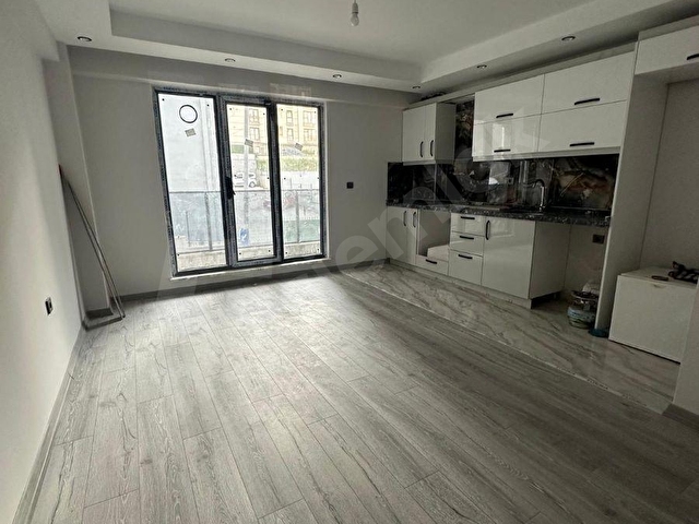 Yunuseli Akyıldız Çamlık Caddesinde 1+1 Arakat